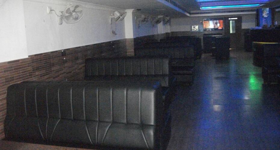 Hotel Manis Lodge, Erode 2